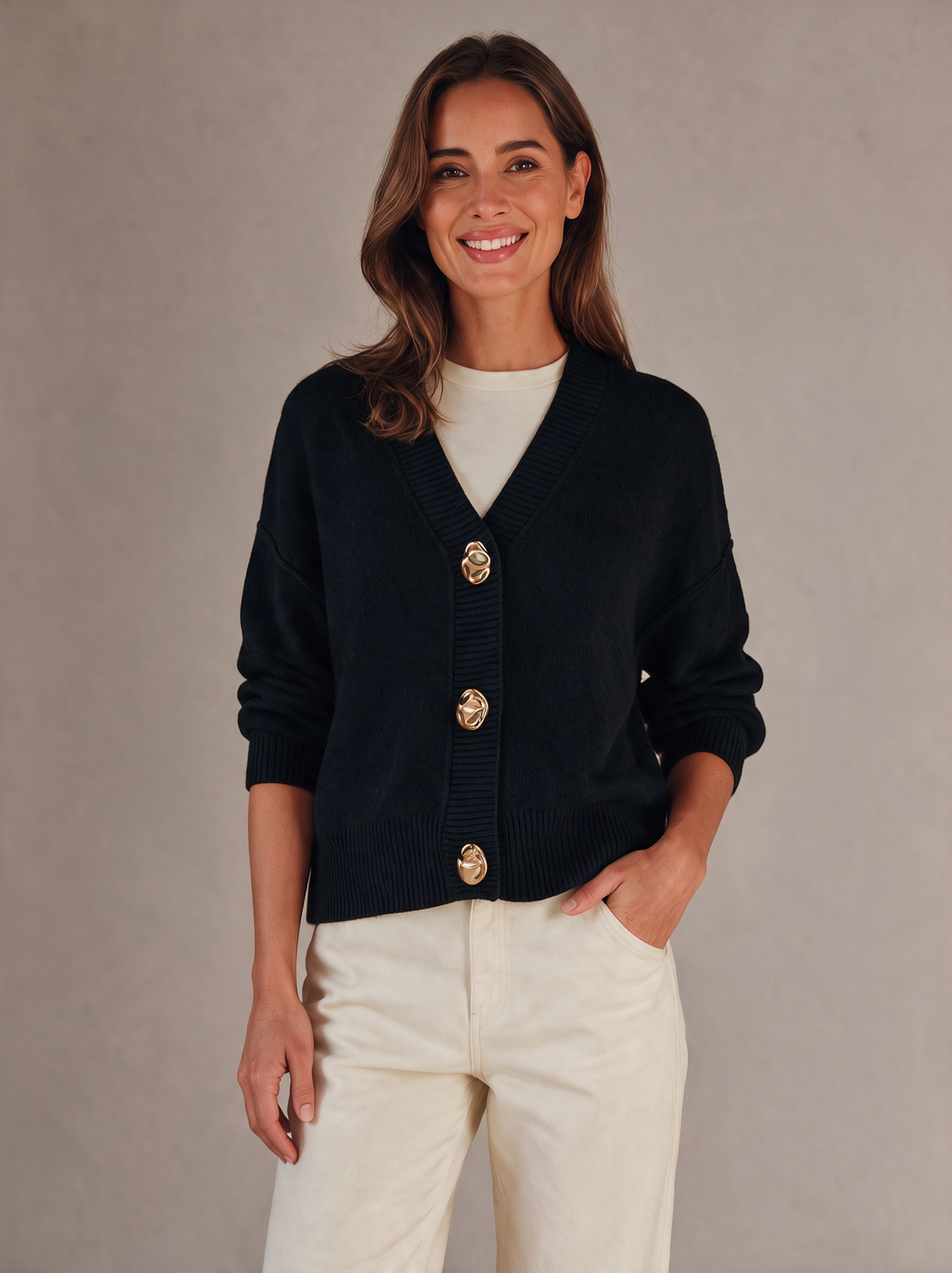 Vest Noor met gouden knopen in zwart