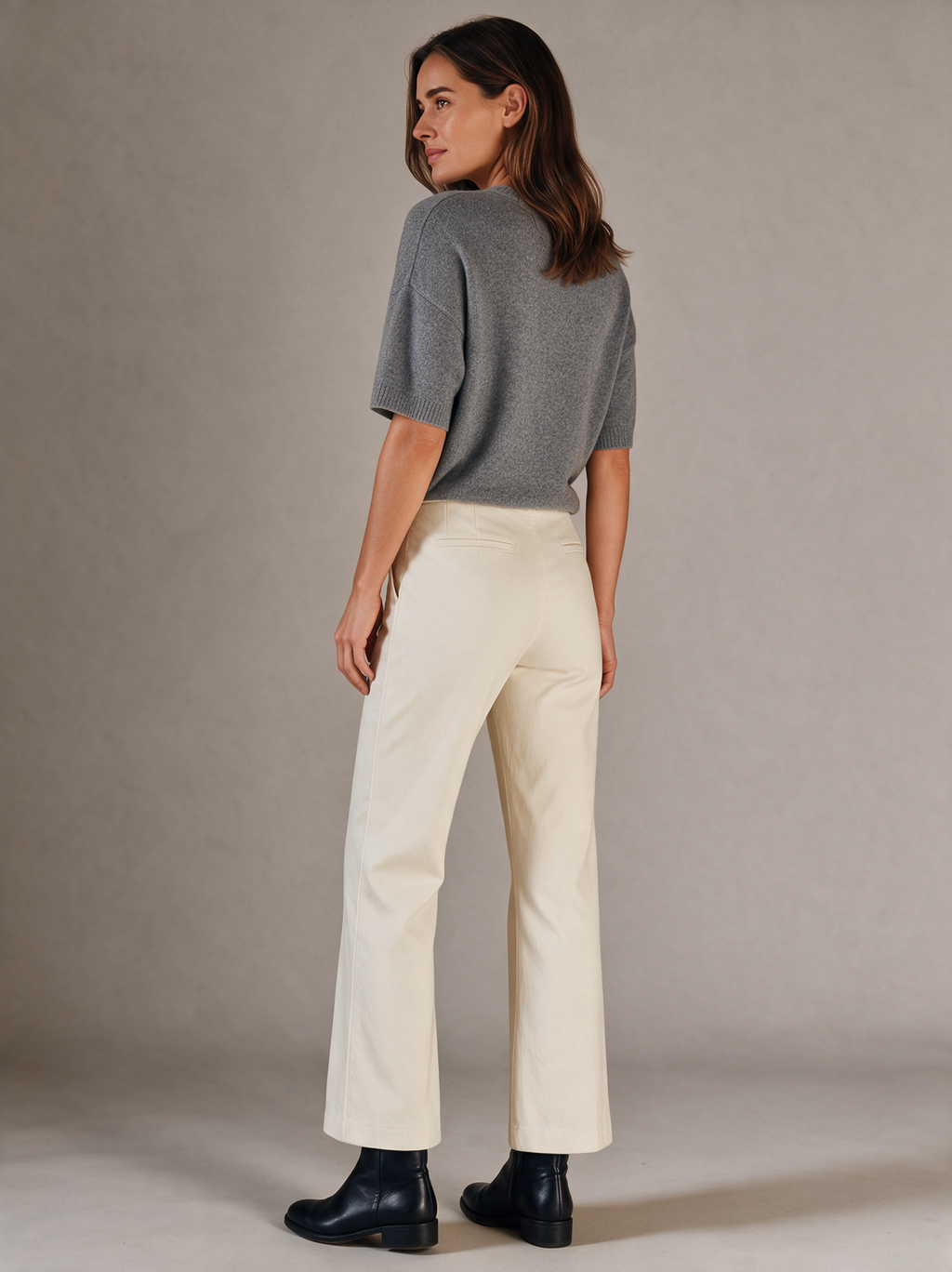 Flared broek Jill in crème, zij- en achterkant
